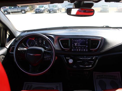 Used 2020 Chrysler Pacifica Limited w/ Quick Order Package 27H Red S image 11