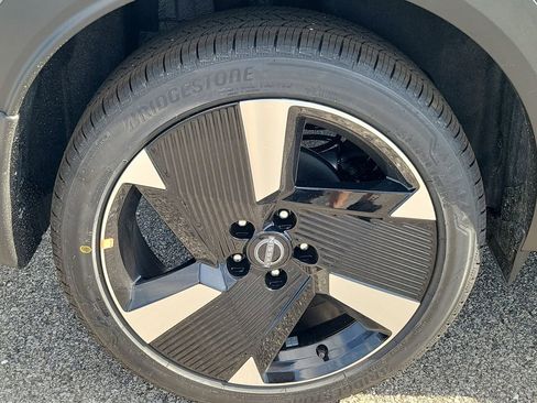 New 2026 Nissan Kicks SR w/ SR Premium Package FWD image 6