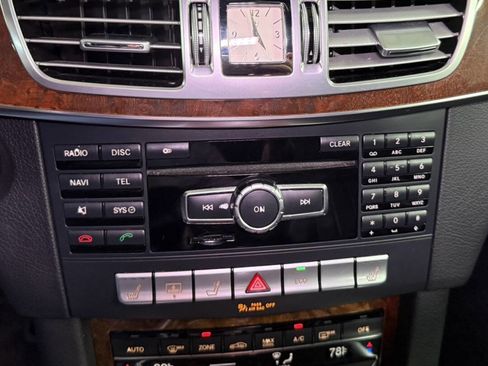 Used 2014 Mercedes-Benz E 350 E 350 Luxury 4MATIC AWD 4dr Se image 20