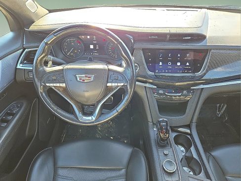 Used 2024 Cadillac XT6 Sport w/ Platinum Package AWD/4WD image 18