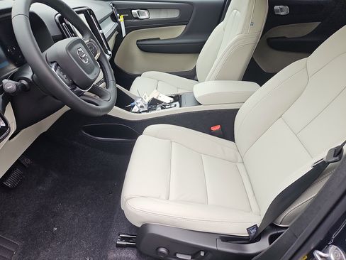 New 2026 Volvo XC40 B5 Ultra w/ Protection Package Premier image 21