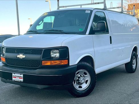 Used 2017 Chevrolet Express 3500 image 1