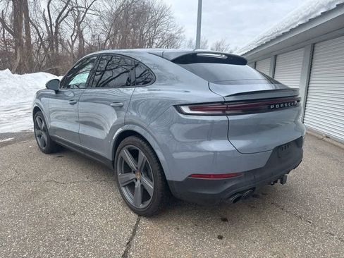 Used 2024 Porsche Cayenne Coupe image 3