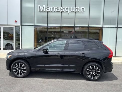 Used 2025 Volvo XC60 B5 Plus AWD/4WD image 2