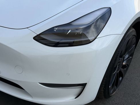 Used 2022 Tesla Model Y Performance image 33