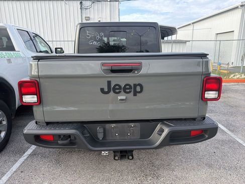Used 2023 Jeep Gladiator Sport AWD/4WD image 13