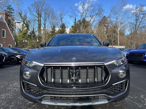 Used 2019 Maserati Levante GranLusso image 8
