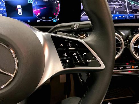 Used 2025 Mercedes-Benz CLA 250 image 23