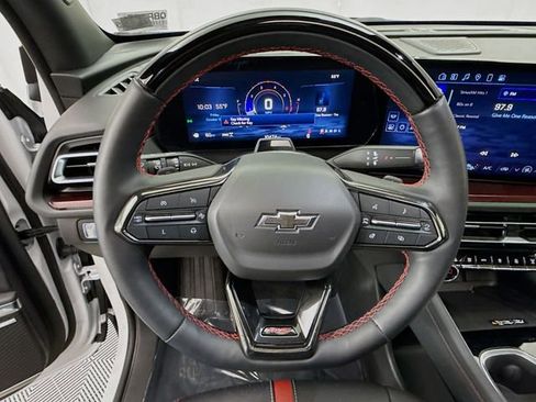 Used 2024 Chevrolet Traverse RS image 14