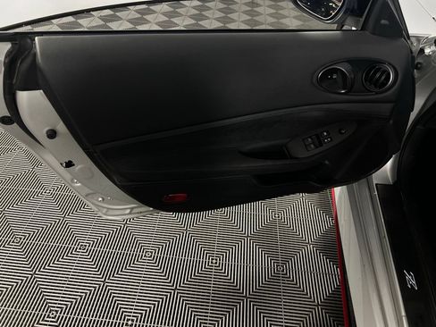 Used 2025 Nissan Z NISMO w/ Floor Mat Package RWD image 27