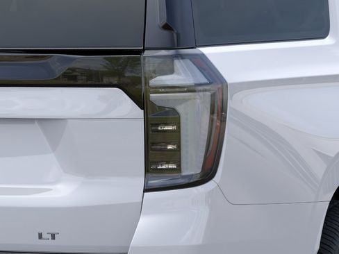 New 2026 Chevrolet Suburban LT w/ Comfort Package RWD image 11