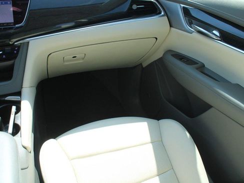 Used 2023 Cadillac XT6 Premium Luxury w/ Technology Package image 14