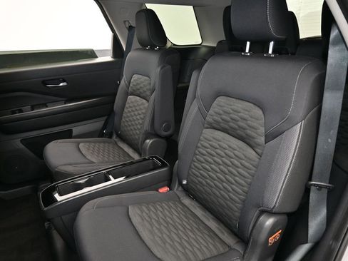 Used 2022 Nissan Pathfinder SV w/ SV Premium Package image 34