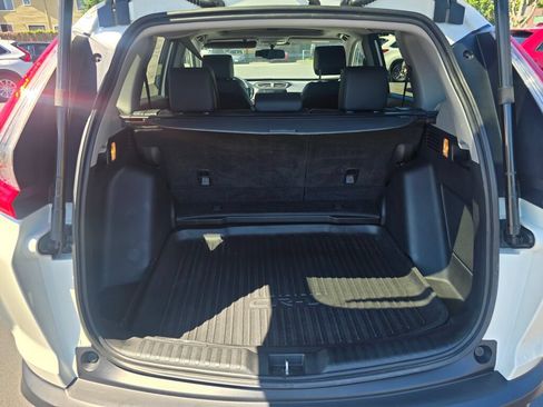 Used 2018 Honda CR-V Touring image 5