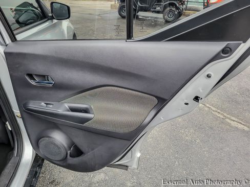 Used 2020 Nissan Kicks SV image 28