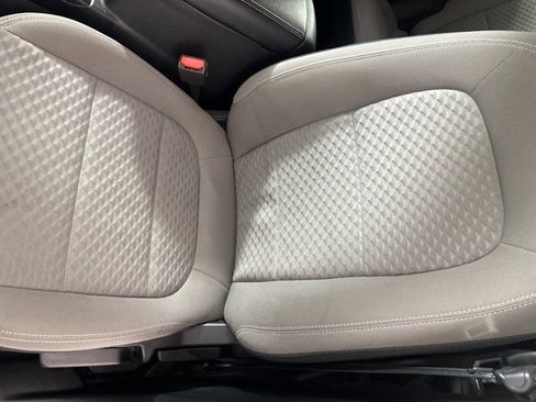 Used 2021 Ford Escape SE image 10