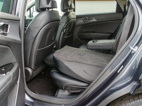 Used 2023 Kia Sportage SX image 31