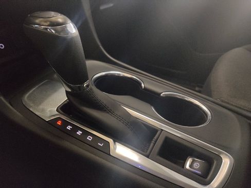 Used 2019 Chevrolet Equinox LT FWD image 26