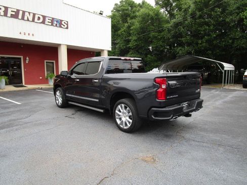 Used 2023 Chevrolet Silverado 1500 High Country w/ Technology Package AWD/4WD image 3