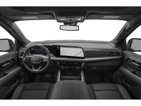 Used 2025 Chevrolet Suburban Z71 AWD/4WD image 5