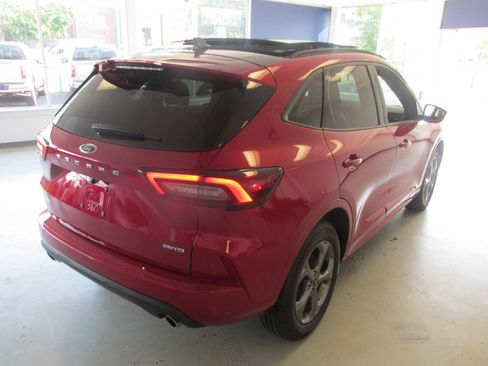 Used 2023 Ford Escape ST-Line image 5