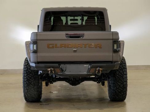 Used 2025 Jeep Gladiator Sport image 23