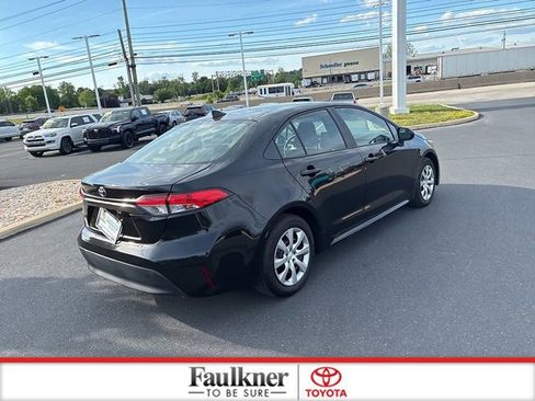 Certified 2025 Toyota Corolla LE FWD image 9