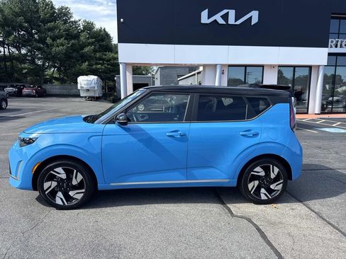 Used 2023 Kia Soul GT-Line FWD image 2