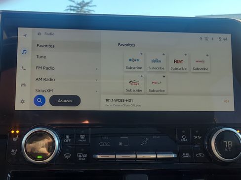 Used 2025 Toyota Highlander Platinum image 28