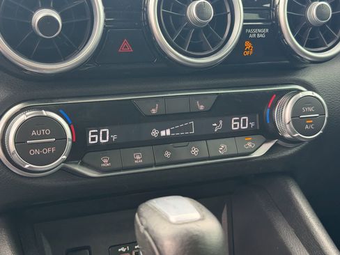Certified 2024 Nissan Sentra SR FWD image 25