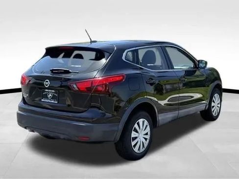 Used 2019 Nissan Rogue Sport S FWD image 6