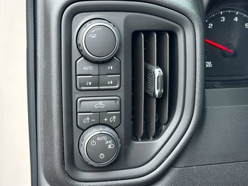 New 2026 Chevrolet Silverado 1500 Custom Trail Boss w/ LPO, Dark Essentials Package AWD/4WD image 11