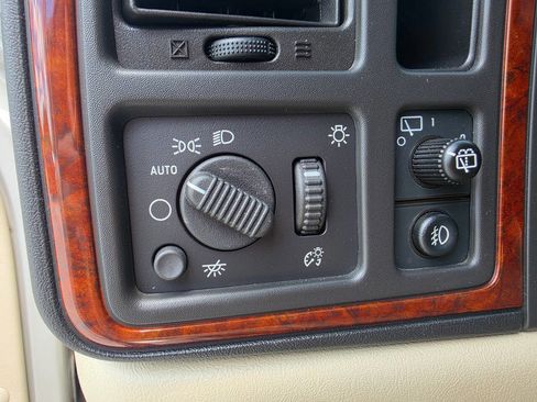 Used 2004 Cadillac Escalade ESV Platinum AWD/4WD image 48