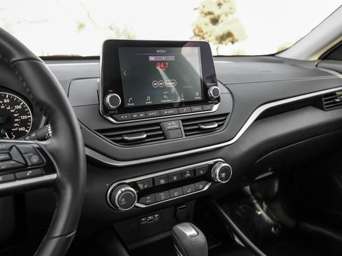 Used 2021 Nissan Altima 2.5 SV w/ SV Premium Package image 26