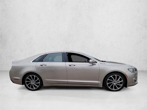 Used 2018 Lincoln MKZ Reserve w/ Luxury Package FWD image 4
