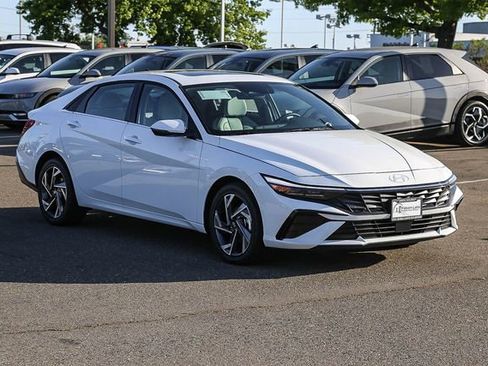New 2026 Hyundai Elantra Limited FWD image 6
