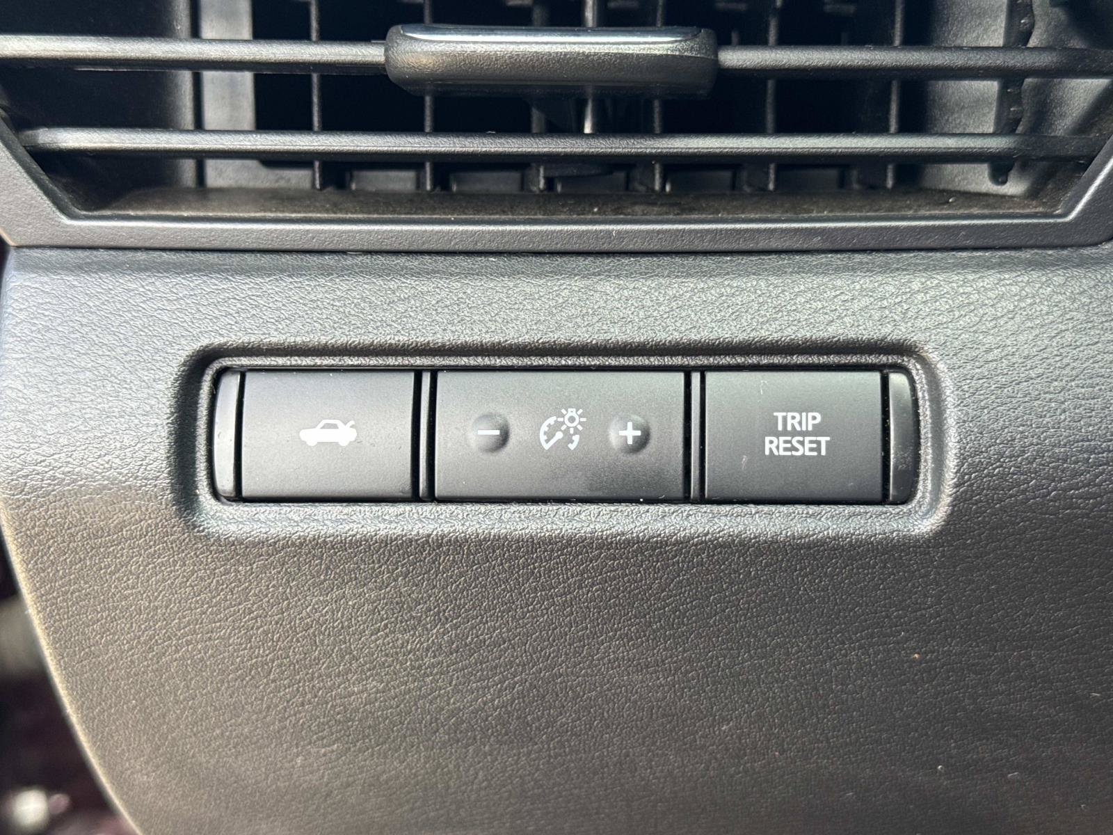 Used 2024 Nissan Altima 2.5 SV FWD image 20
