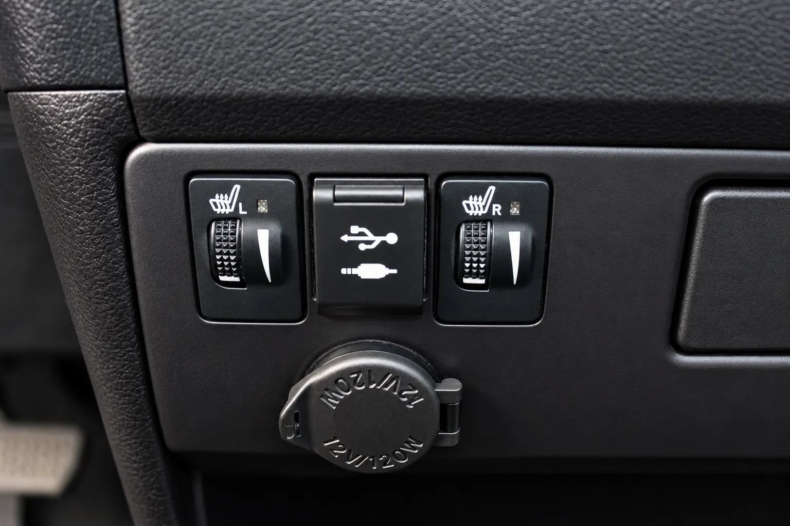 Used 2018 Toyota Sienna SE w/ SE Preferred Package FWD image 22