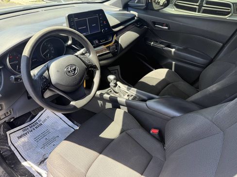 Used 2019 Toyota C-HR LE FWD image 10