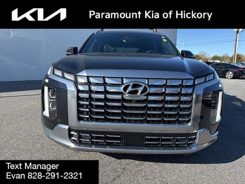 Used 2023 Hyundai Palisade Calligraphy image 2