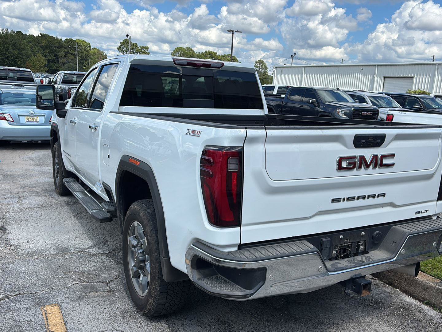 Used 2025 GMC Sierra 2500 SLT w/ SLT Premium Package AWD/4WD image 5