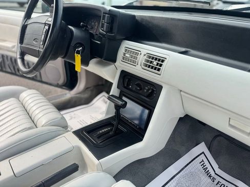 Used 1990 Ford Mustang LX RWD image 26