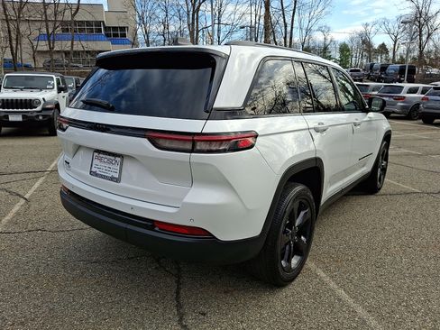 Certified 2023 Jeep Grand Cherokee Altitude AWD/4WD image 7