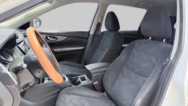 Used 2016 Nissan Rogue S FWD image 11