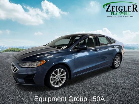 Used 2019 Ford Fusion SE FWD image 2