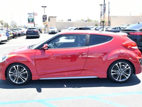 Used 2016 Hyundai Veloster Turbo FWD image 4