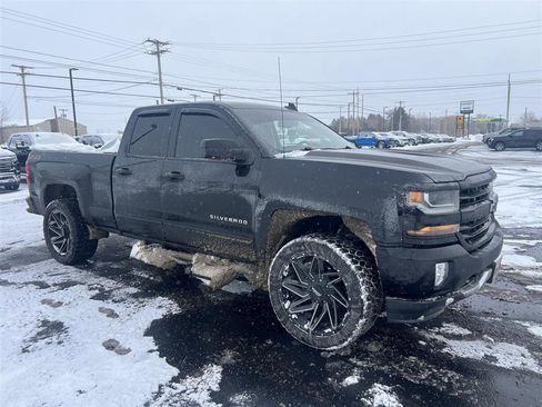 Used 2018 Chevrolet Silverado 1500 LT w/ All Star Edition image 2