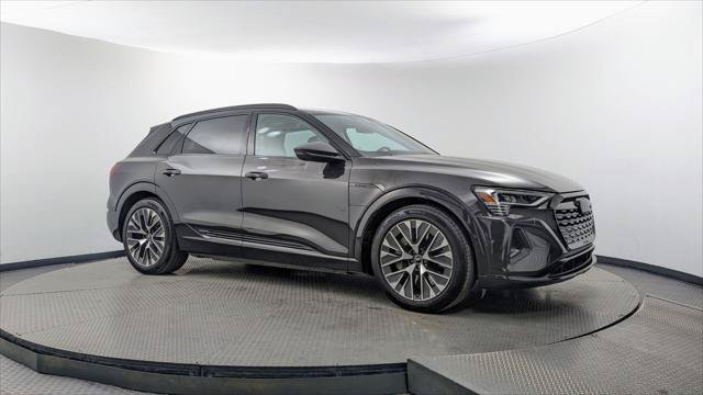 Used 2024 Audi Q8 e-tron Premium Plus AWD/4WD image 11