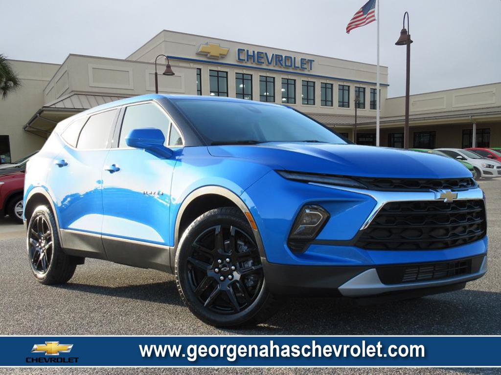 New 2025 Chevrolet Blazer LT FWD image 1