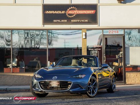 Used 2016 MAZDA MX-5 Miata Grand Touring image 2